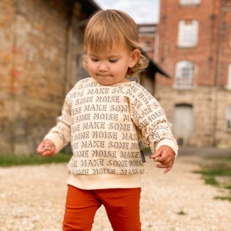 Tragebild Oversize Sweater Make Some Noise-min